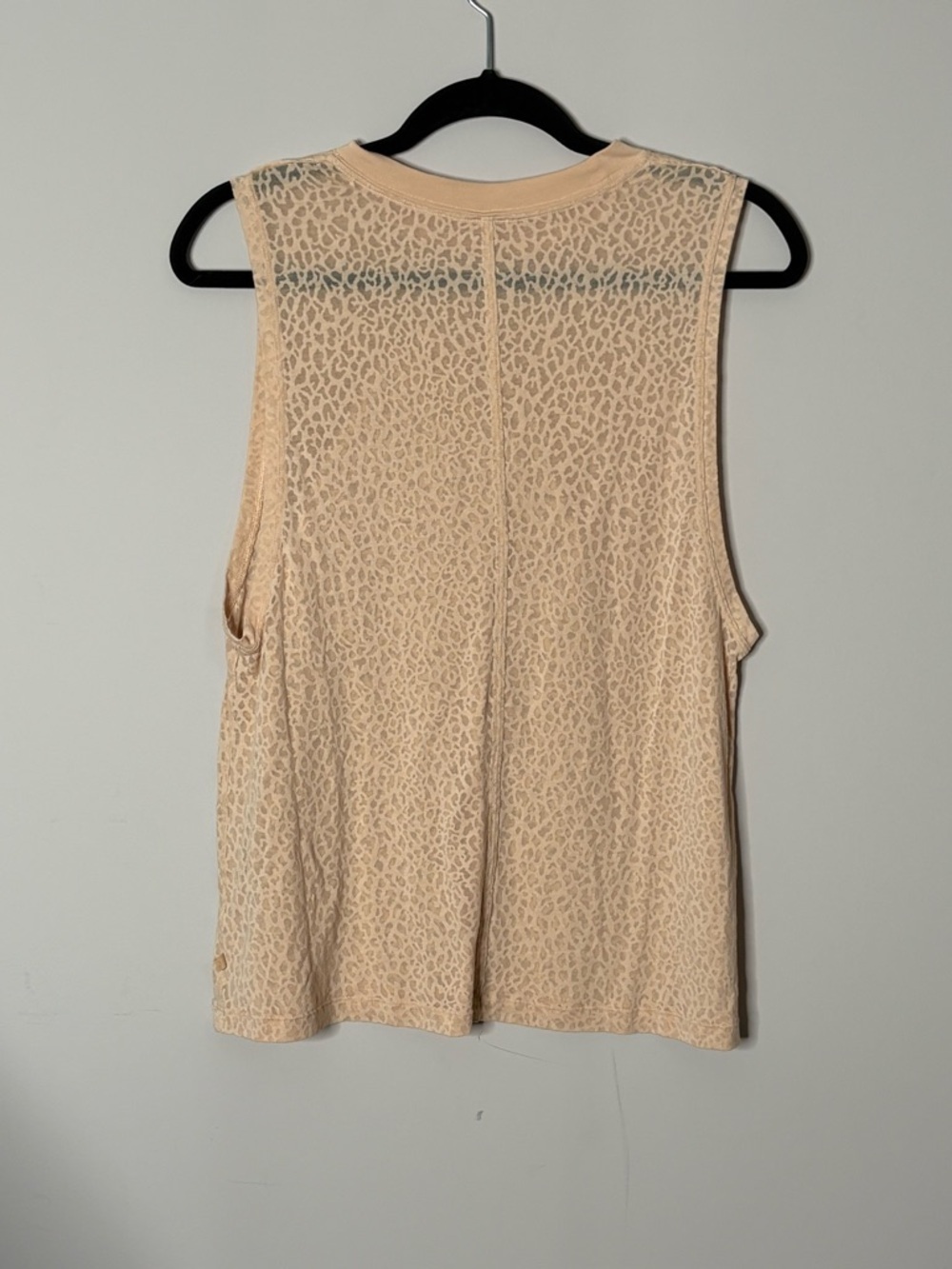 Lululemon Veil Tank Large Size 4 - Picture 3 of 6